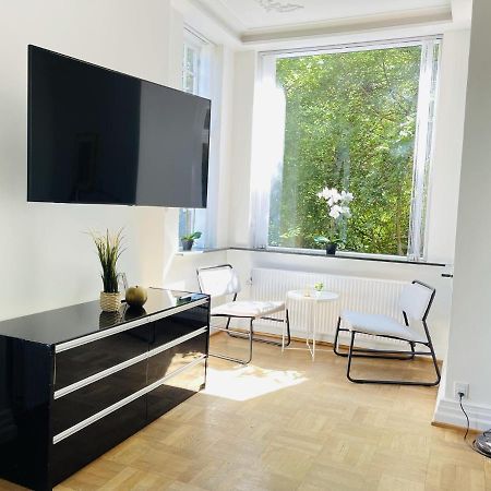 Aday - Aalborg Mansion - Open Bright Apartment With Garden Exterior photo